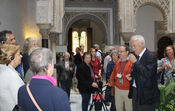 El Real Alcázar inicia una actividad de acercamiento a través de los distritos con charlas y visitas guiadas