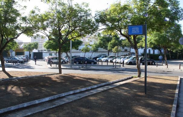 IU pide plazas de aparcamiento para personas con movilidad reducida en las inmediaciones del cementerio