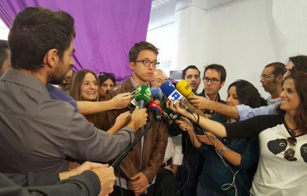 Errejón afirma que PSOE y C's "capitularon" en la investidura ante un PP que les "humilló" y les tomó "como rehenes"