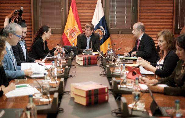 PSOE lamenta la "falta de avances" con CC para mantener el pacto en Canarias y le pide respuestas a sus propuestas
