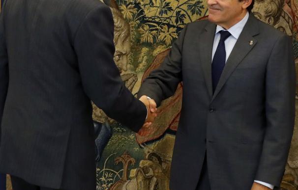 AMP-Javier Fernández quiere persuadir a los defensores del 'no' a Rajoy y evita hablar de sanciones a la "desobediencia"