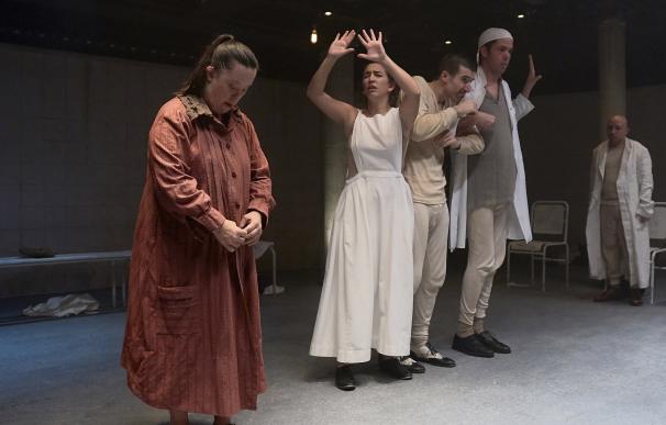 Laila Ripoll y Magda Labarga recuerdan a las víctimas más inocentes del nazismo con la obra teatral 'Cáscaras vacías'