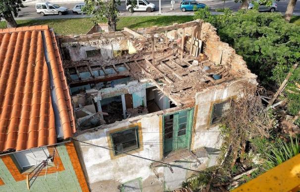 Demolida una edificación de la calle La Torre declarada en ruina