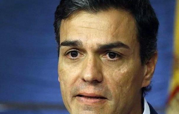 Pedro Sánchez se va entre lágrimas.