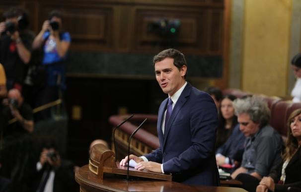 Rivera dice a Rajoy que no tenga miedo aunque esté en minoría: solo tiene que cumplir las exigencias de C's