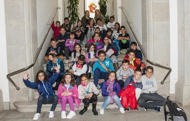 Escolares de Malpartida de Plasencia y Valdeobispo inauguran la semana de puertas abiertas en Diputación de Cáceres