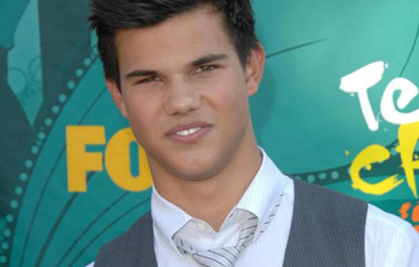 Los fans de Crepúsculo adorarán a Taylor Lautner en su nueva película