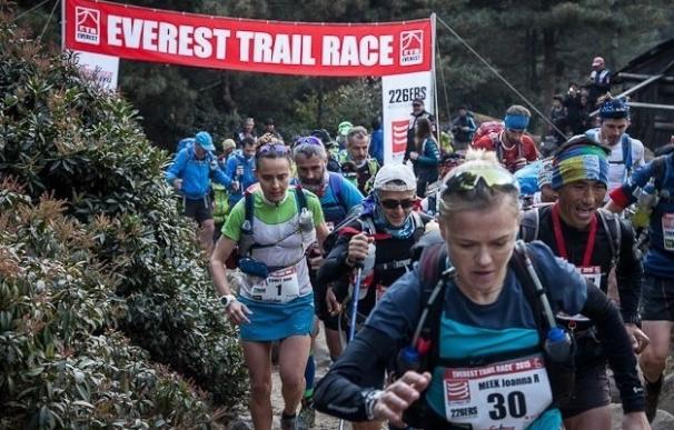 Más de 50 corredores participan en la VI Everest Trail Race