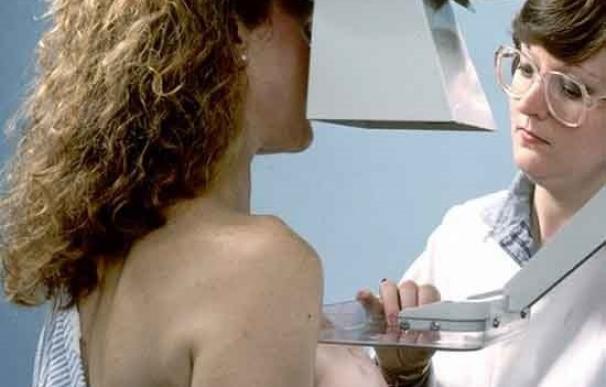 Las mamografías menos dolorosas pueden ser igual de eficaces para detectar el cáncer de mama