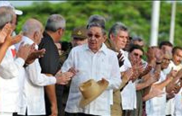 Retos económicos y silencio de Raúl Castro marcan Día de la Rebeldía Nacional