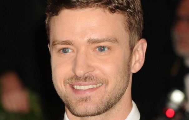 Justin Timberlake envió un trozo de pastel a sus abuelos por avión