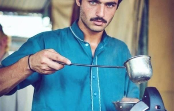 De vendedor de té a modelo por una fotografía viral