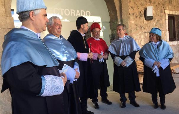 La Universidad de Burgos inviste doctores Honoris Causa a Mario Vargas Llosa e Iñaki Gabilondo