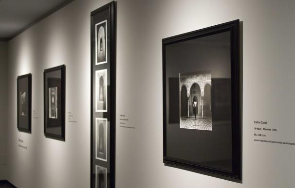 La Fundación Unicaja ofrece la exposición fotográfica 'Últimas miradas. Alhambra' con fondos del CAF