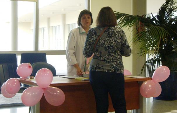 El Hospital Valle del Guadiato conciencia a sus usuarias sobre la detección precoz del cáncer de mama