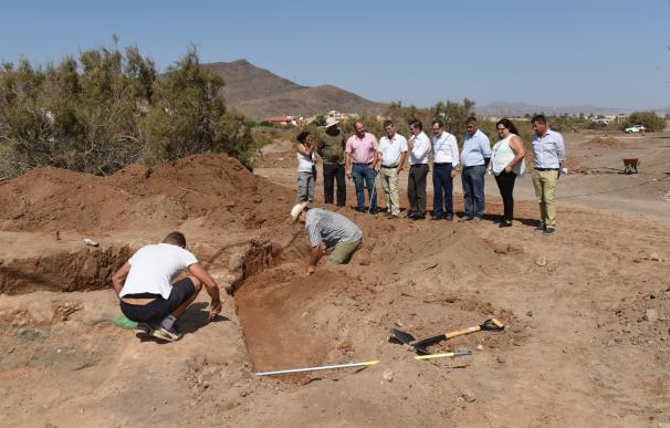 Arqueólogos logran delimitar unas salinas del siglo XVII en la isla de Fuerteventura