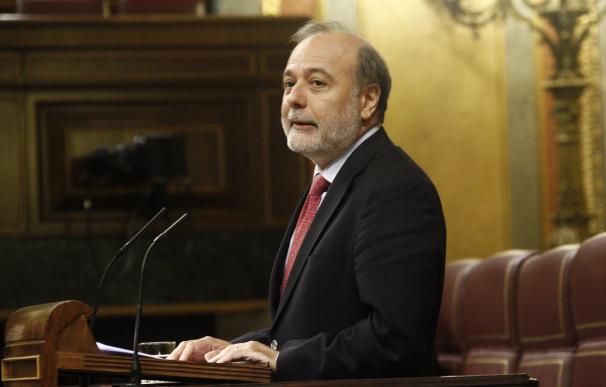 Torres Mora (PSOE) recuerda a los defensores del 'no' que Tomás Gómez dejó su escaño antes de romper la disciplina