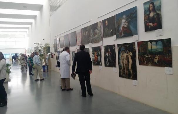 El Hospital de Montilla acoge en su vestíbulo la exposición 'Arte y Medicina', con 53 reproducciones