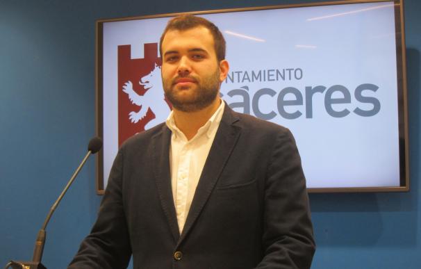 Salaya asegura que el PSOE "está inmovilizado por el miedo" e insiste en que hay que consultar a la militancia