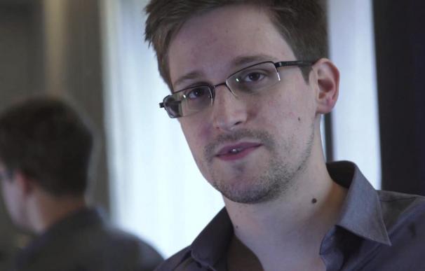 Snowden da un paso más y acusa a Estados Unidos de espiar a China