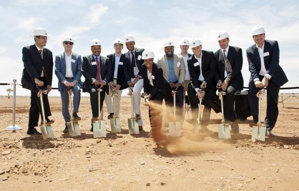 Sener y Acciona inician la construcción en Sudáfrica de una planta solar de 100 MW