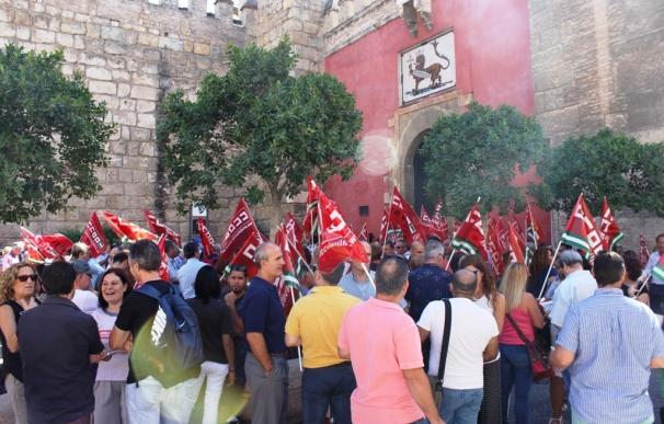 Nueva protesta de los trabajadores del Alcázar pero "con margen de confianza" por parte de UGT