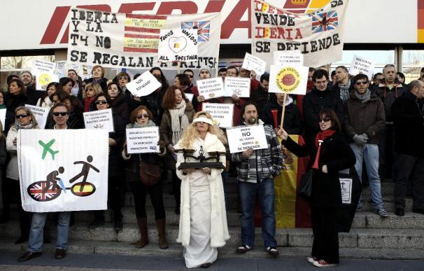 Los sindicatos de Iberia esperarán la reunión en el Sima para convocar una huelga