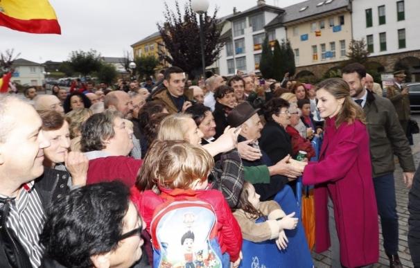 Los Reyes recorren tres concejos asturianos en menos de dos horas con motivo del Pueblo Ejemplar 2016