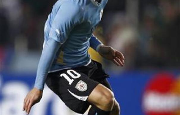 Uruguay gana 1-0 a México y jugará con Argentina en cuartos