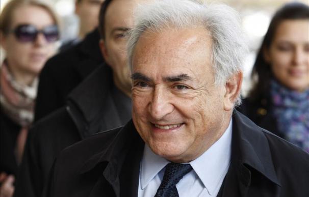 Piden investigar un delito de violación en grupo en el caso Strauss-Kahn