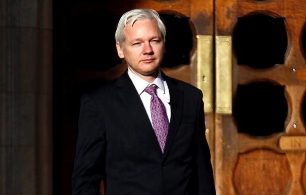 El Supremo británico estudia hoy el recurso de Assange contra su extradición