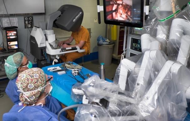 El Hospital de Bellvitge estrena un robot de última generación para cirugías