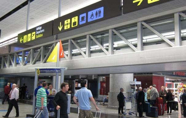 El tráfico aéreo en España caerá un 3,4% en 2012 y no crecerá hasta 2015, según AENA