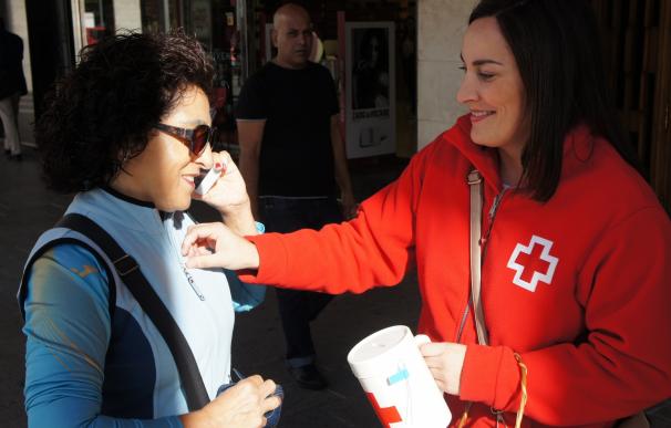 El Día de la Banderita de Cruz Roja recaudó 10.000 euros a favor de la infancia