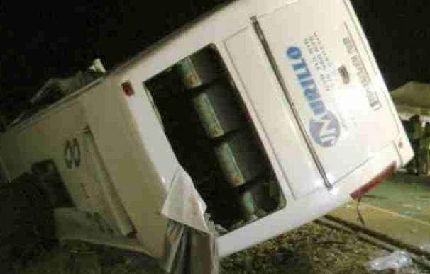 Cinco menores mueren en un accidente de autobús en Badajoz