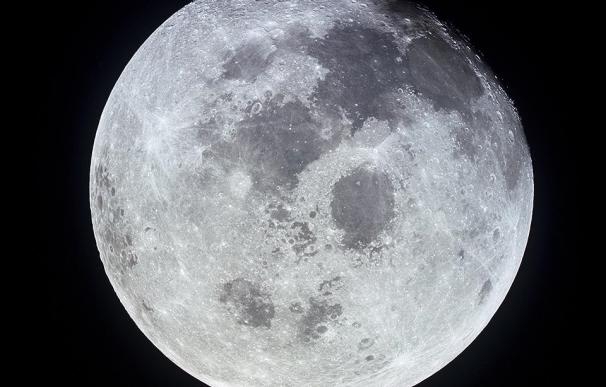 Una nueva teoría explica por qué la Luna está donde está