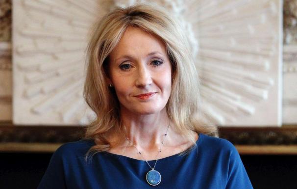 J.K. Rowling dice que hay que estar "orgullosos" del proceso democrático