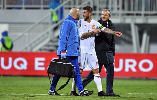 Sergio Ramos se lesiona de la rodilla y estará fuera varias semanas