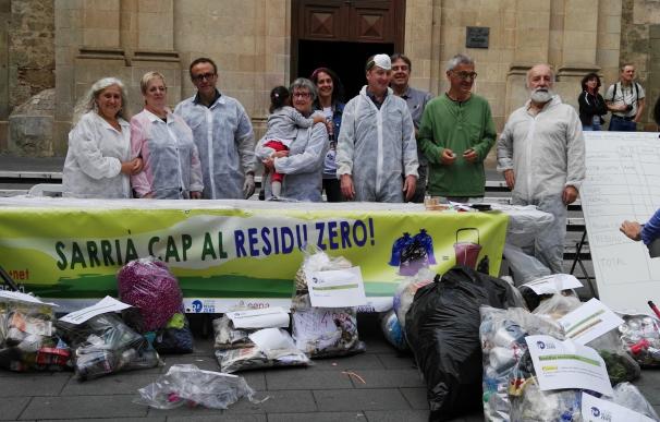 Vecinos y ecologistas aseguran que el 94% de residuos de Sarrià (Barcelona) son reutilizables