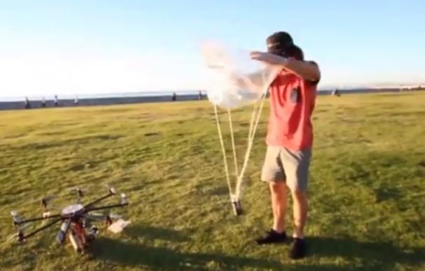 El 'beer-drone' que han usado en el festival OppiKoppi de Sudáfrica.