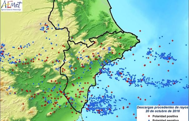 Más de 700 rayos caen en la Comunitat Valenciana y sus aguas marítimas próximas