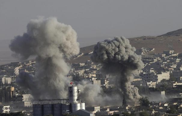El EI perpetra 3 atentados con coche bomba en la ciudad kurdo siria de Kobani