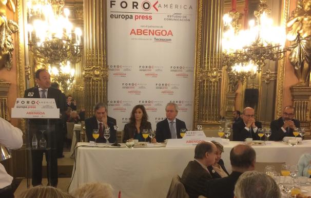 Sanz agradece al Gobierno de Macri "el nuevo impulso a las relaciones entre Argentina y España"