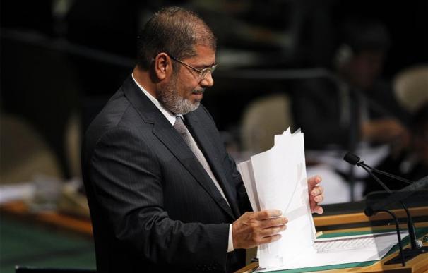 Mursi, atrapado por las promesas a los 100 días
