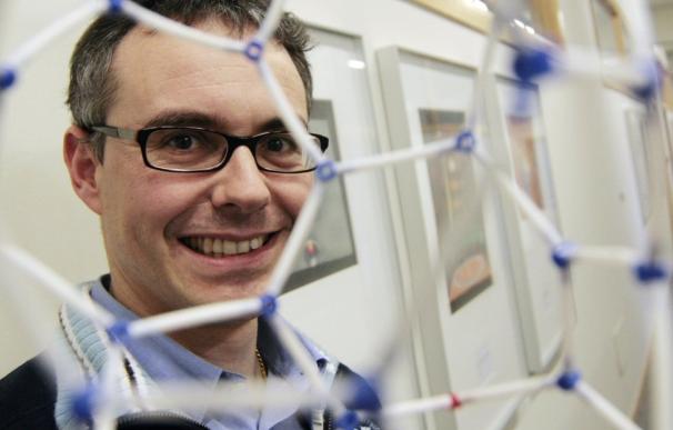 Los Premios de Física 2016 reconocen el potencial del 'nanomundo' para crear nuevos materiales que combatan enfermedades