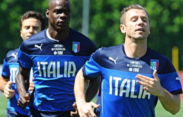 Balotelli recibe insultos racistas en un entrenamiento con la selección italiana