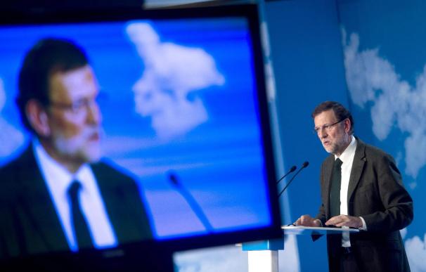 Rajoy advierte a Mas de que la salida al problema catalán es "ley y diálogo"