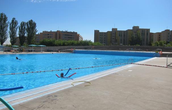 Las piscinas de verano acaban el domingo la temporada con los usos y la recaudación similar al pasado año