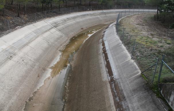 Page apoyará a valencianos y murcianos para que el coste del agua desalada sea el mismo que el del trasvase