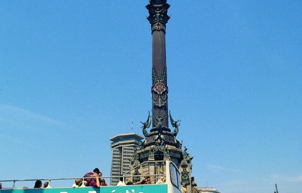 El Gobierno de Colau no prevé retirar la estatua de Colón aunque lo ve un debate legítimo
